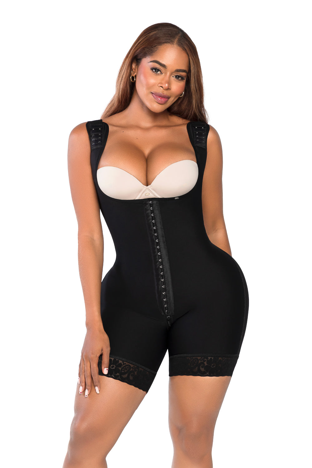 '- Faja SMI7131 LA DIOSA media pierna con triple efecto lifting
- Vista lateral con compresión abdominal y estructura progresiva
- Detalle de diseño sin costuras y panty invisible incluido