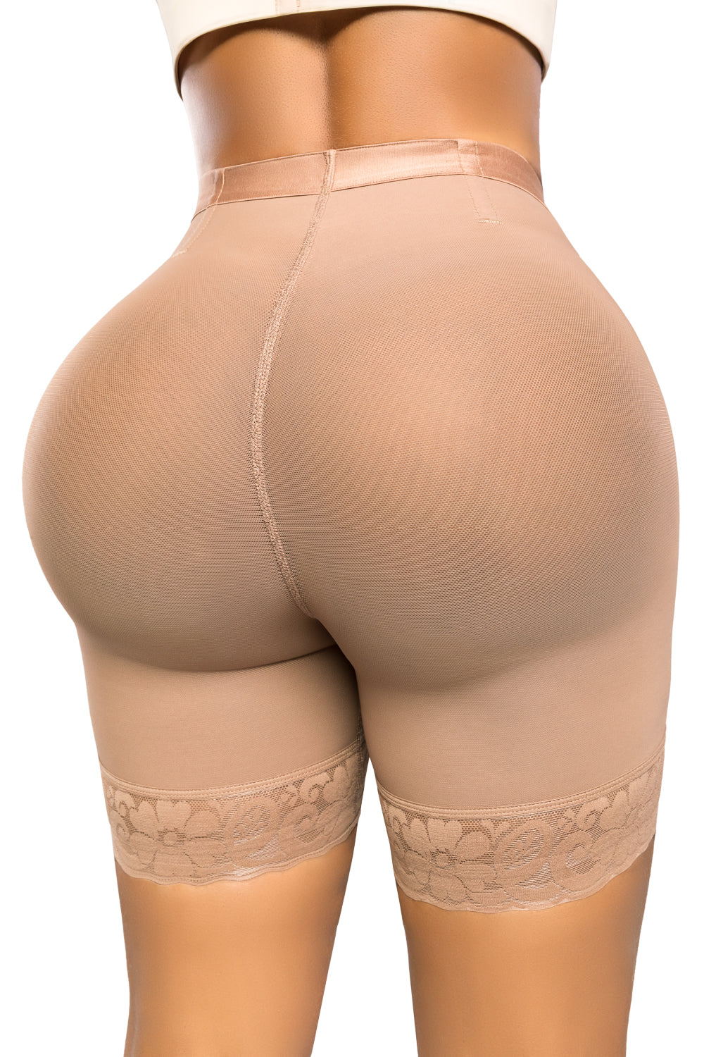 '- Panty Ultrainvisible SMI04029 media pierna con encaje siliconado
- Vista lateral del panty Seamfree con ajuste natural y resorte en cintura
- Detalle de realce natural y transformación textil en panty SMI04029