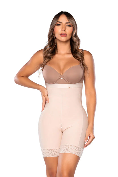 '- Panty Ultrainvisible SMI04004 lifting extra natural
- Vista trasera panty cierre perineal invisible
- Panty talle alto con encaje siliconado