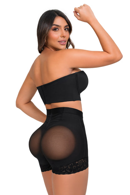 - Panty cachetero SMI04027 con realce natural y encaje
- Vista posterior del panty Ultrainvisible SMI04027 
- Detalle de cintura con ajuste y tanga gratis incluida SMI04027