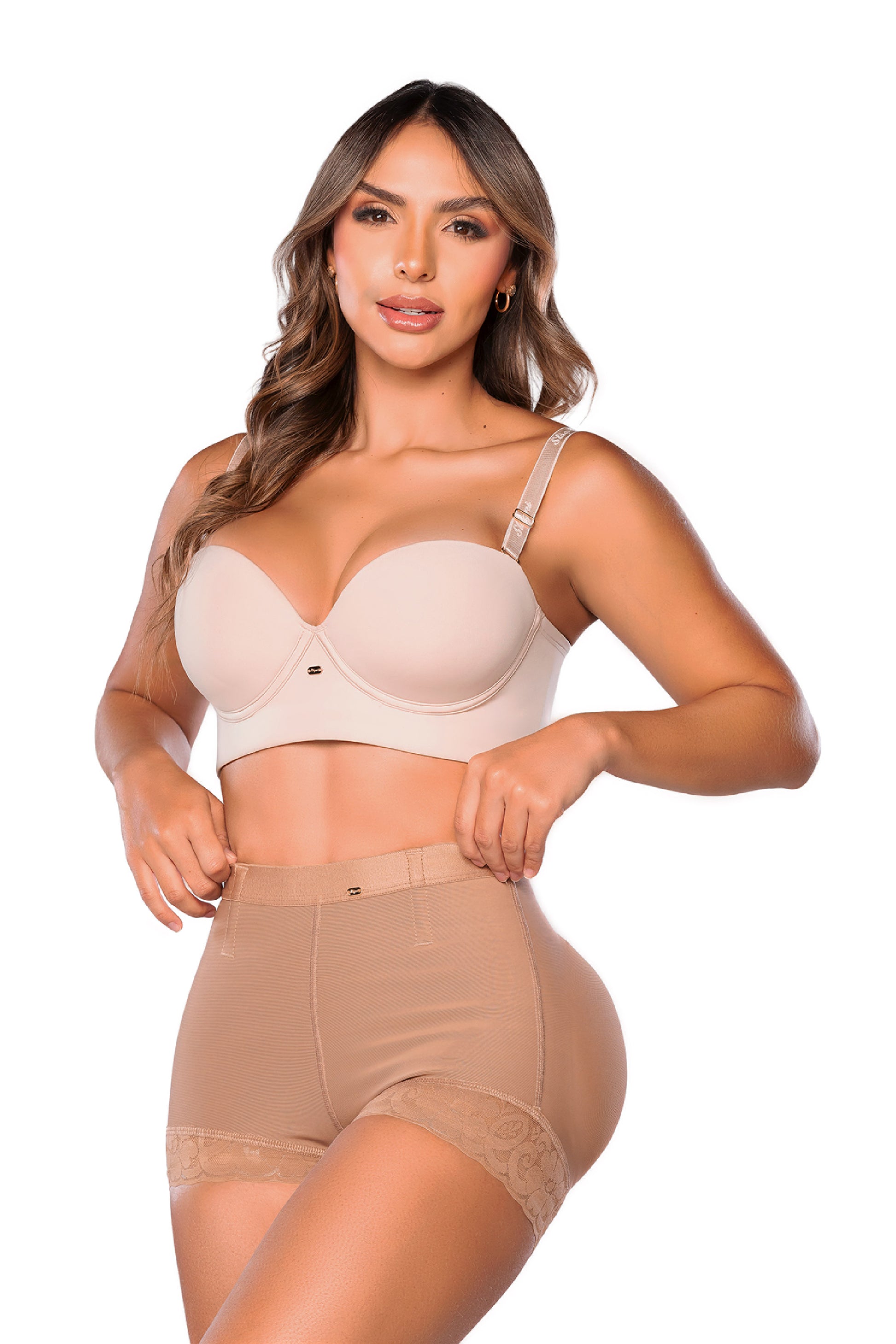 - Panty cachetero SMI04027 con realce natural y encaje
- Vista posterior del panty Ultrainvisible SMI04027 
- Detalle de cintura con ajuste y tanga gratis incluida SMI04027