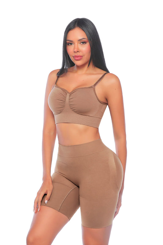 - Short moldeador invisible SMI04052 con cintura alta
- Diseño Seamfree con compresión media en abdomen
- Efecto lifting natural en la parte posterior