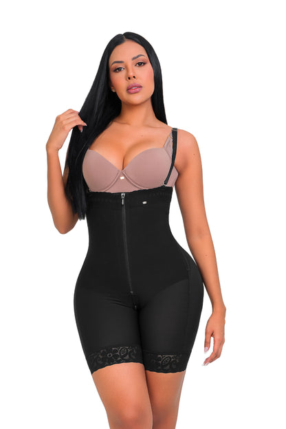 - Faja strapless media pierna SMI7097 con efecto lifting natural
- Vista posterior de faja Ultrainvisible SMI7097 con cierre frontal
- Detalle de tirantes removibles y panty de regalo en SMI7097