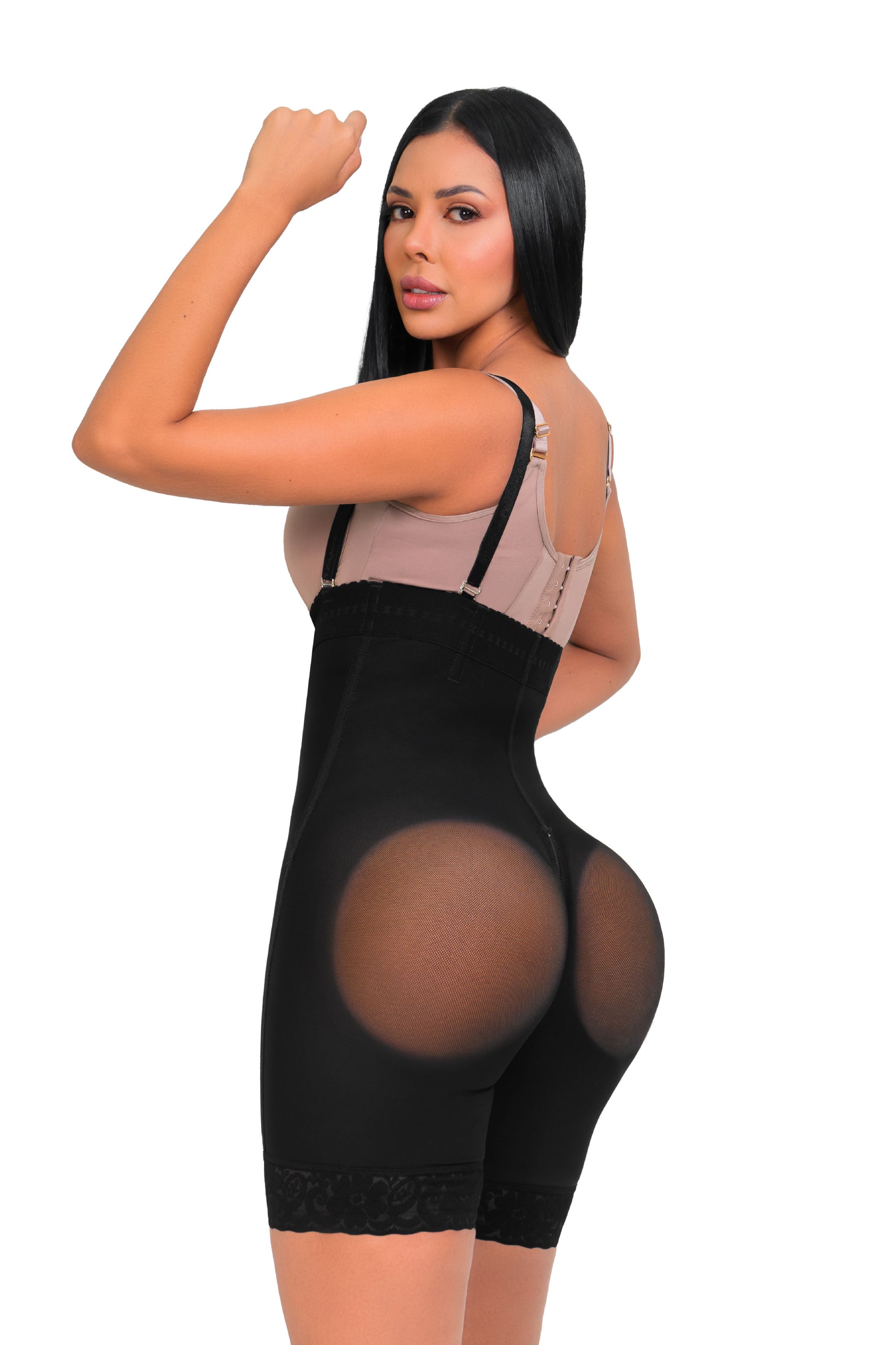 - Faja strapless media pierna SMI7097 con efecto lifting natural
- Vista posterior de faja Ultrainvisible SMI7097 con cierre frontal
- Detalle de tirantes removibles y panty de regalo en SMI7097