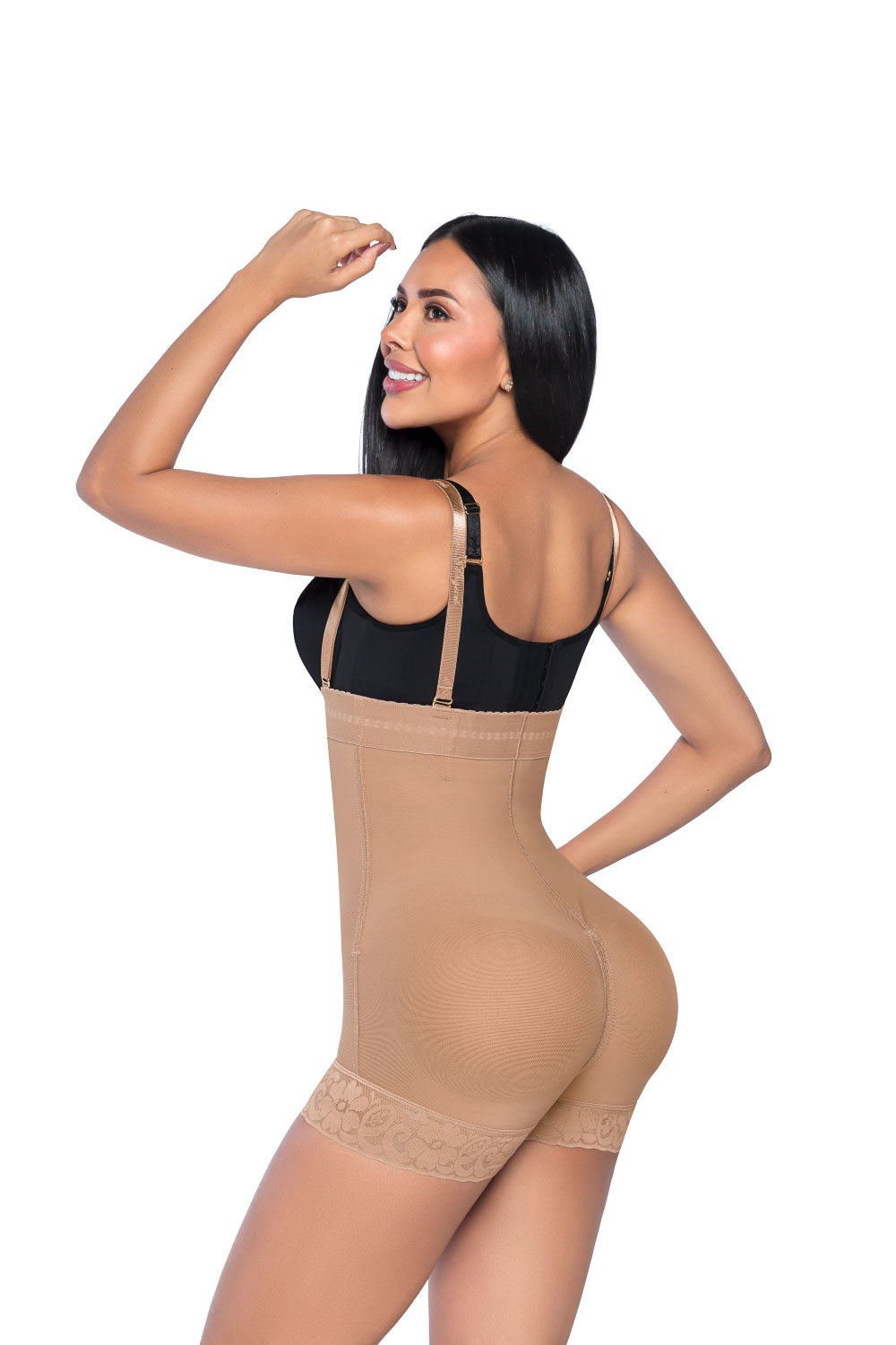 '- Faja Ultrainvisible SMI7151 strapless con cierre frontal y soporte lateral
- Vista posterior de la faja SMI7151 con realce natural de glúteos
- Detalle de cierre perineal y tanga Ultrainvisible incluida SMI7151